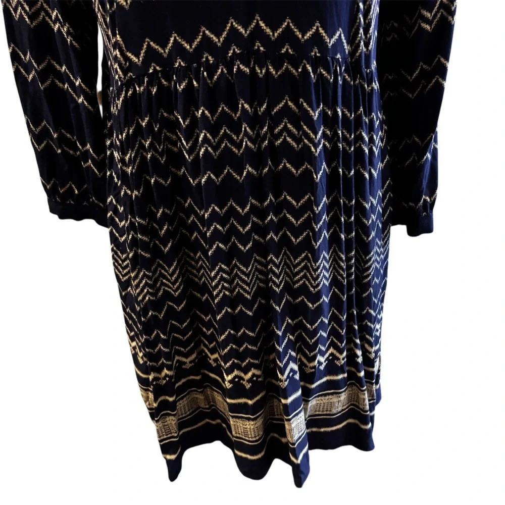 HOLDING HORSES neckline long